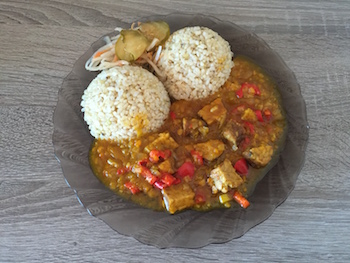 Hokkaidové soté s tempehom a ryžou natural